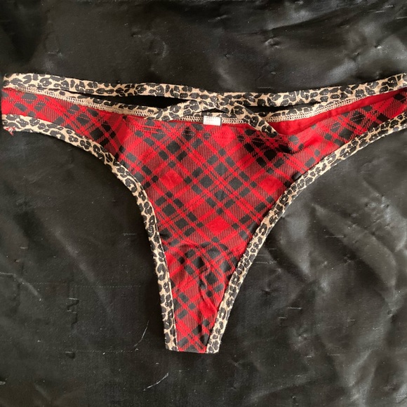 Victoria’s Secret Strappy Plaid Thong NWT - Picture 5 of 12